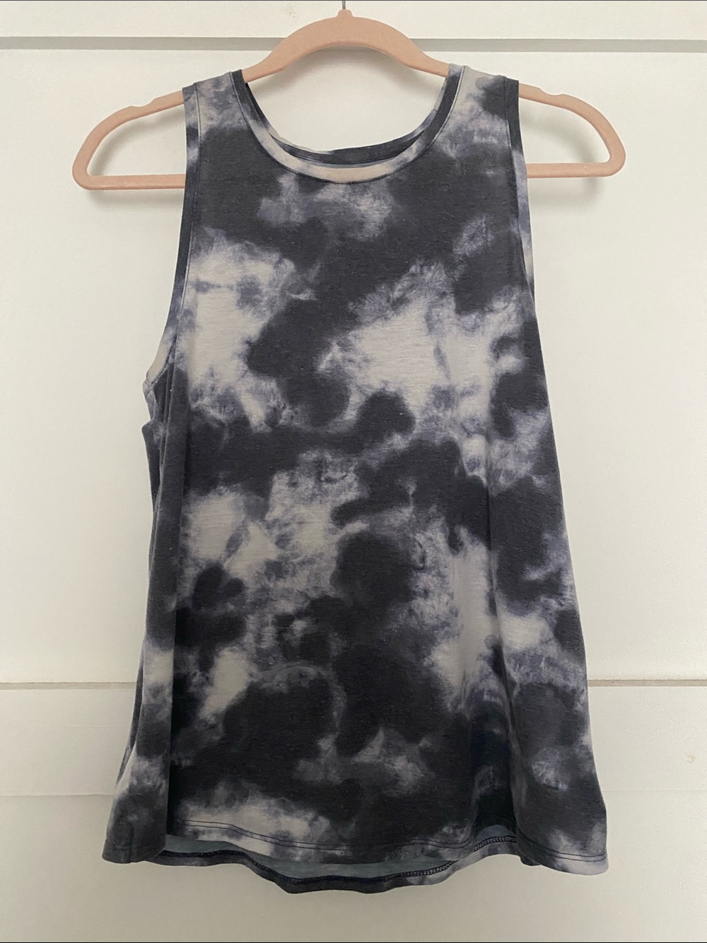 Old Navy Black & White Tie-Dye Muscle Tank